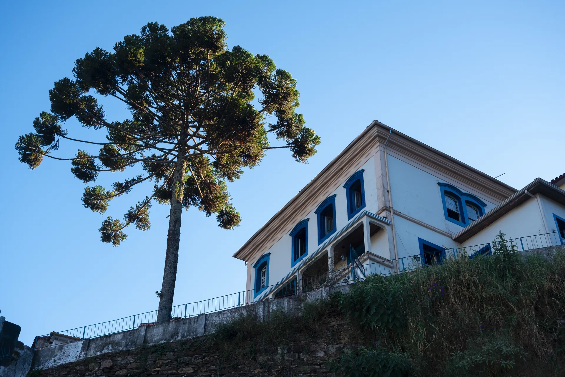Casario colonial e ladeiras de Ouro Preto, em Minas Gerais